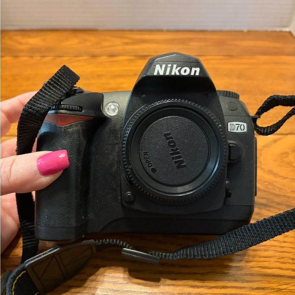 Nikon camera & accessories with Vintage Quantaray padded camera bag NOT TESTED